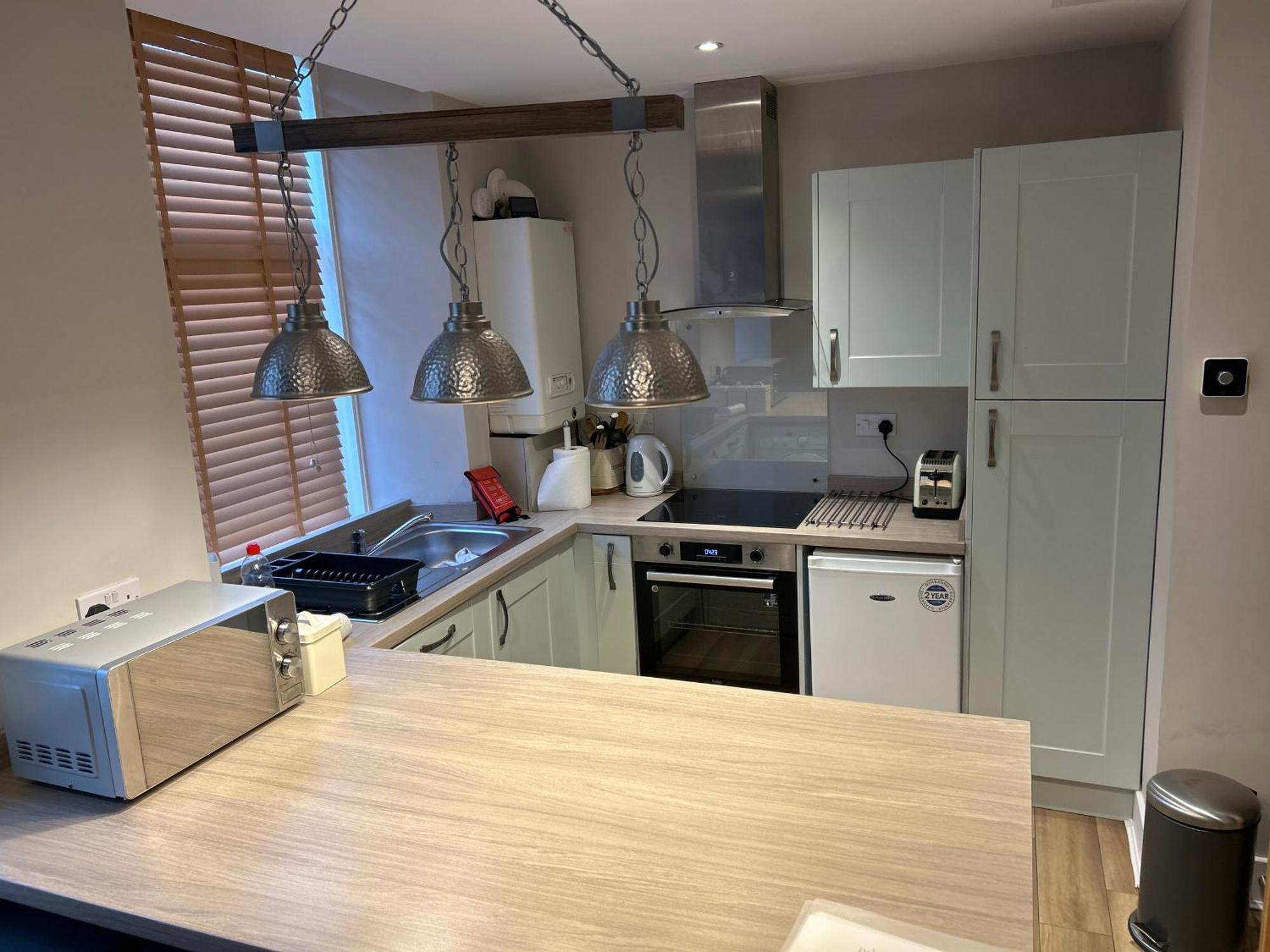 Cosy James Street Park 2 Bedroom, Ground Floor Apartment, Garden へレンズバラ エクステリア 写真